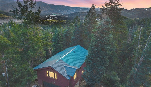 Discount Specials! Park City Cabin + Hot Tub + Fire Pit - Sleeps 14