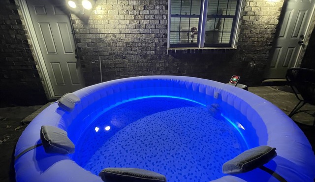 Discounted Charleston King Suite Hot Tub FirePlace