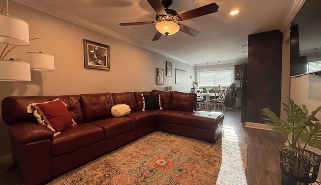 Discounted monthly stays. 2 bedroom unit.
