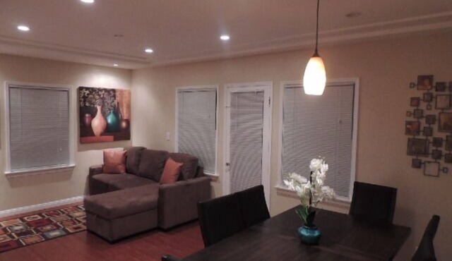 Discounted Prices! 15 min. to Hollywood and Beaches. In the heart of LA.