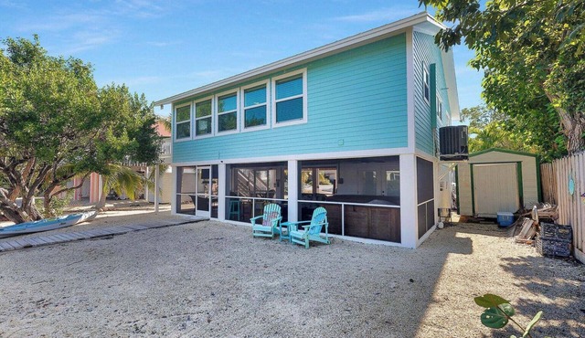 DISCOUNTED RATE JAN-MAR 2026! Super Cute 2-bedroom Canal Home in Ramrod Key!