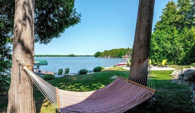 Discounted rates at spacious Kawartha cottage.