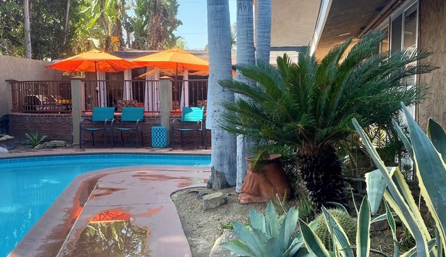 DISCOUNTED RATES! PRIVATE ESTATE SHORT WALK TO DISNEY POOL/SPA 4 MIN TO CON CRT