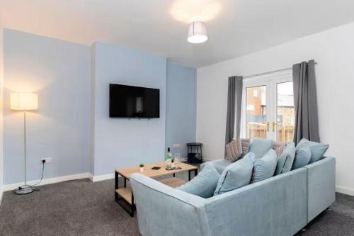 DiscountsContractorsWIFIFree ParkingSmart TV