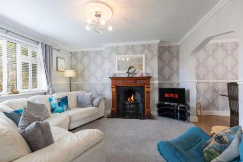 DiscountsContractorsWIFIFree ParkingSmart TV