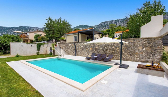 Discover a cozy vacation home in Grižane, designed for up to four guests.