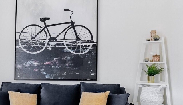 Discover an authentic mini getaway in this charming, upbeat space