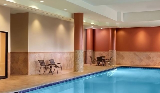 Discover Atlanta's Cumberland Area in Comfort! Pets are Welcome! Pool Available!
