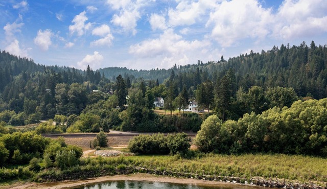 Discover Bonners Ferry charm, steps away from Casino at Best Western