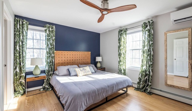 Discover Bungalow Wharf in Kennebunk: renovated home near Gooch's Beach & shops