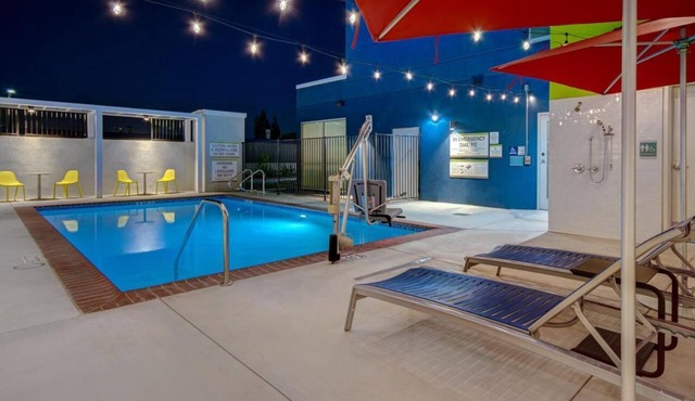 Discover Comfort! 3 Family-friendly Units in Garden Grove! FREE Breakfast!