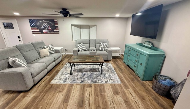 Discover comfort & convenience w spacious 3bed/2bath home located just off I-70