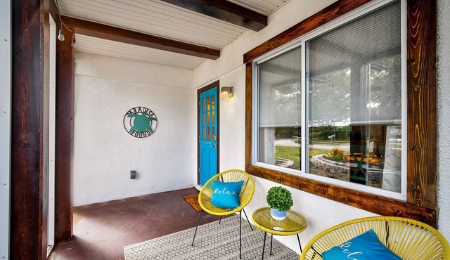 Discover Hacienda del Sol - Dog-Friendly, Downtown, Walkable Neighborhood