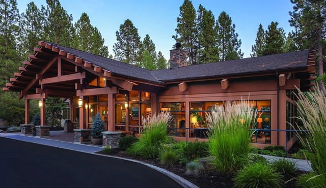 Discover impressive restaurants and breweries!