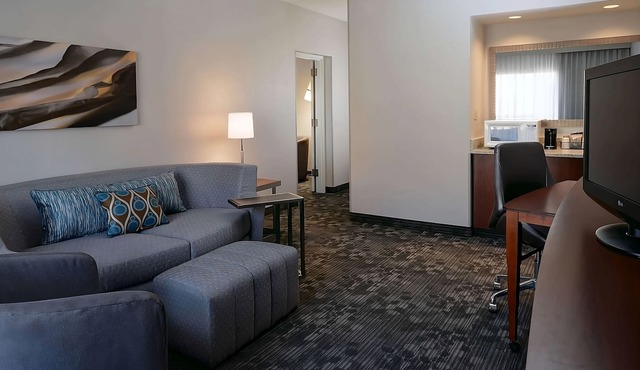 Discover Kansas City! 2 Pet-Friendly Units, Short Drive To Nelson Atkins Museum!