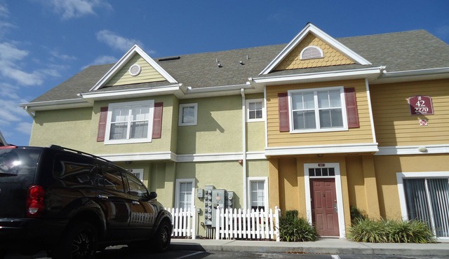 Discover Kissimmee charm, just a quick 9-minutes from vibrant Old Town