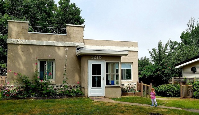 Discover Lil' Casa Marquette!