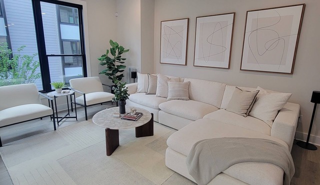 Discover luxury in a 3BR/3.5BA townhome in LoSo. Near eateries, trails, & fun.