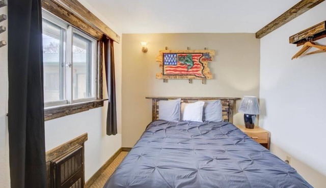 Discover Missouri – 4 Comfortable Rooms for Your Stay, Perfect for Big Groups!