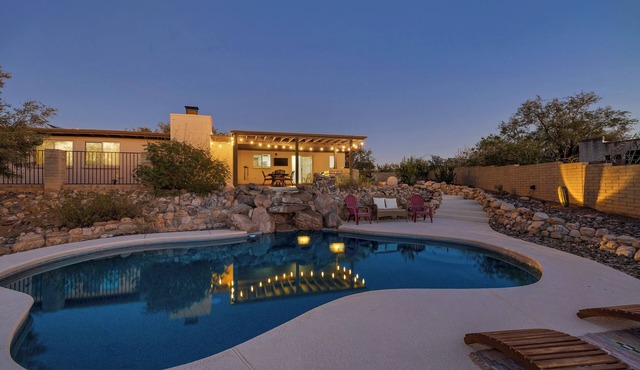 Discover Oro Valley, just a quick 18-min drive from University of Arizona
