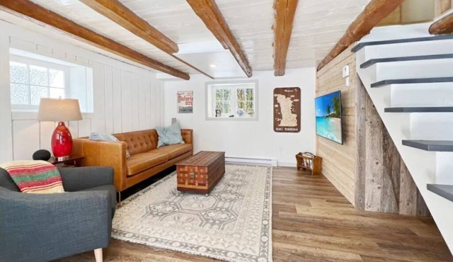 Discover our charming 1920s barn conversion, in the heart of the Bruce Peninsula