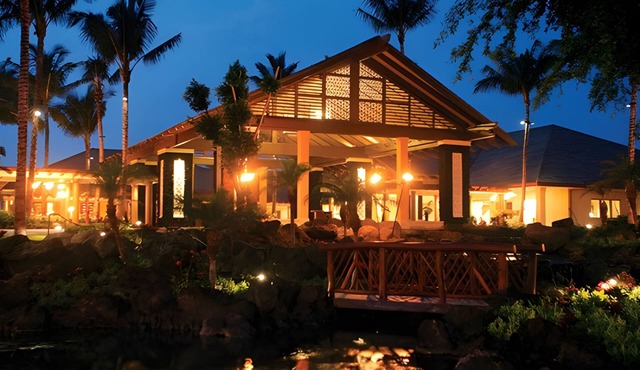 Discover renewal and relaxation or golf in 2-bedroom resort in Waikoloa