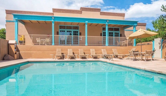 Discover Santa Fe: Spacious Suite with Scenic Views & Resort-Style Comforts