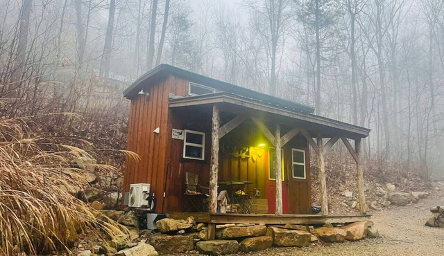 Discover Serenity at TinyFox Cabin: Your Perfect Getaway Surrounded by Nature