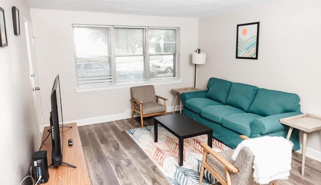 Discover St Louis in a Cozy APT with Pool and Gym