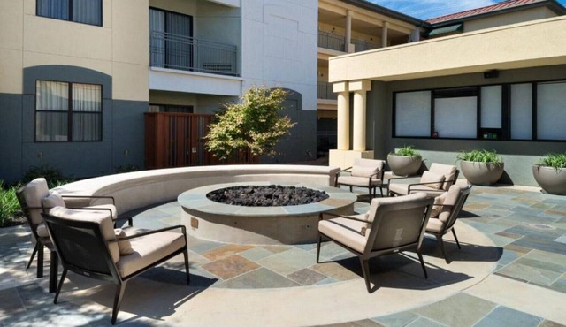 DISCOVER STANFORD UNIVERSITY FROM OUR ROOM