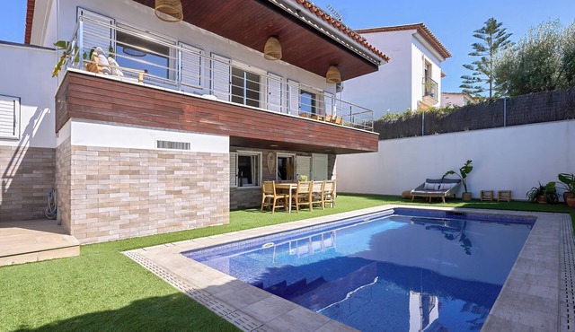 Discover the exclusive charm of Sant Pere de Ribes: An oasis near Sitges!