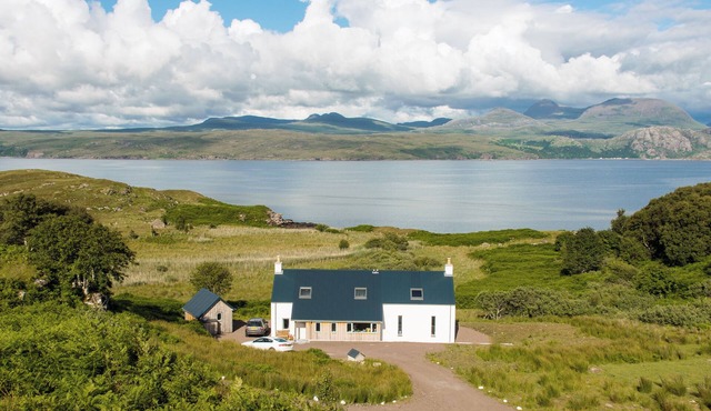 Discover the Applecross Peninsula from this stunning holiday property.
