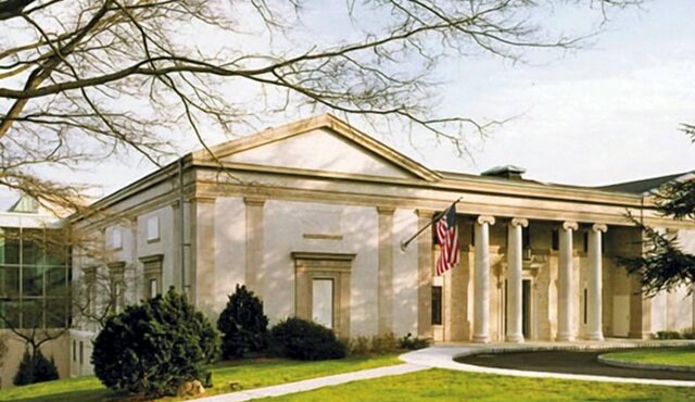 Discover the Best of Whippany and Hanover in Comfort! Family Friendly Property