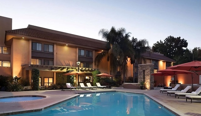Discover the Children's Discovery Museum! Outdoor Pool, Pet-friendly Property!