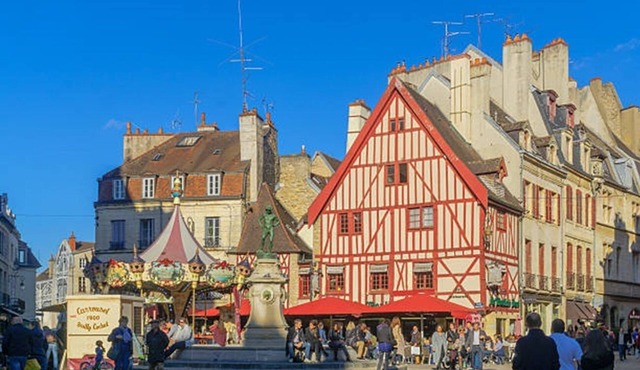 Discover the city of Dijon in style , utmost comfort and luxury