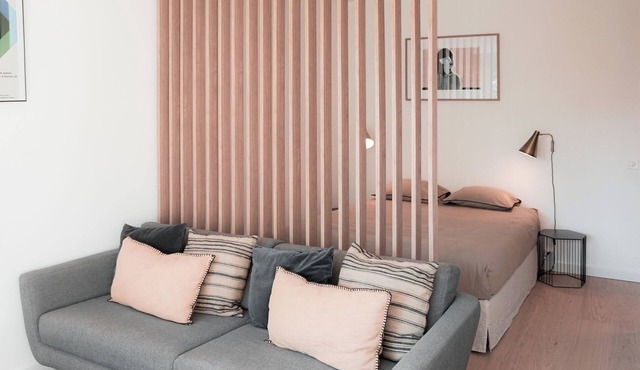 Discover the elegance of Aurora Suite, a magnificent apartment in Geneva.