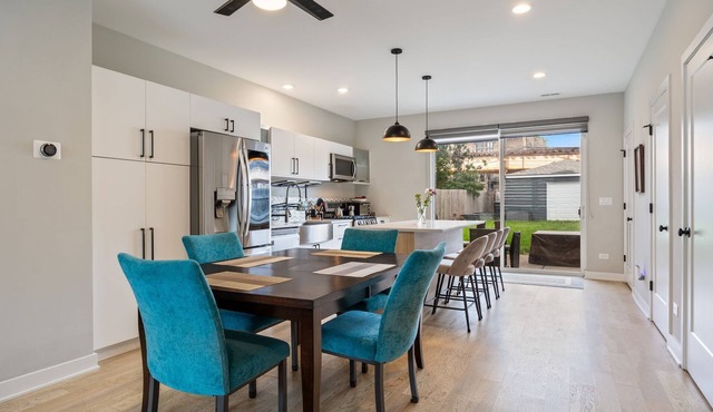 Discover the Heart of Chicago from Our Modern 3 Bed/2.5 Bath Home