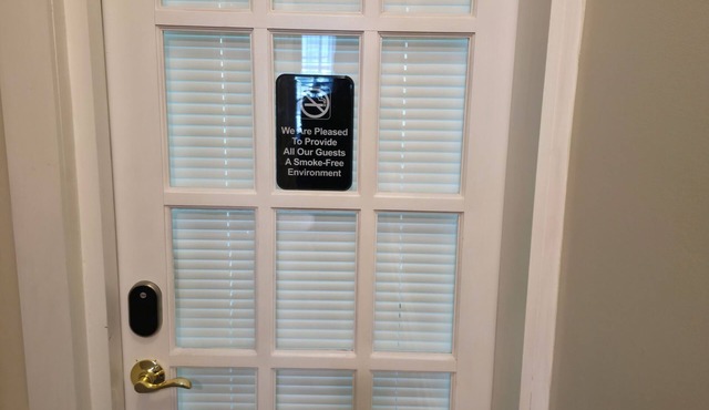 Discover the perfect blend of simplicity and comfort in this uptown apartment