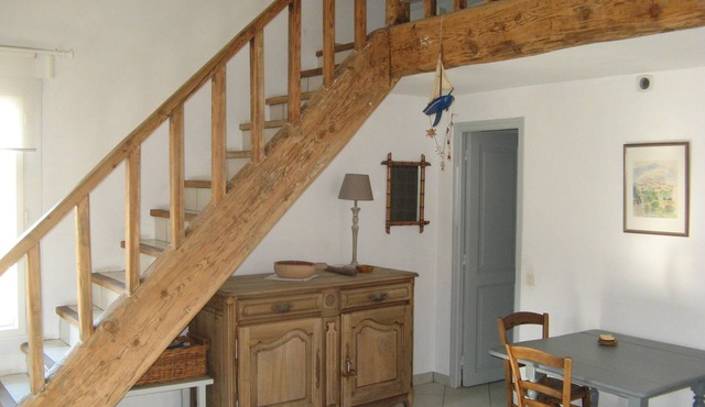 Discover the southern Alps, its blue sky (300 days of sunshine/year) and its peaks.