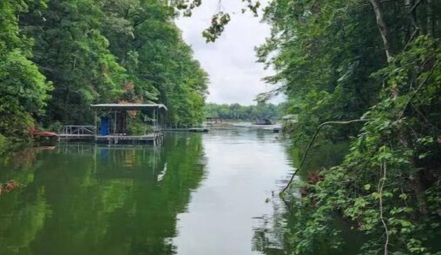 Discover your luxury lakeside retreat today!