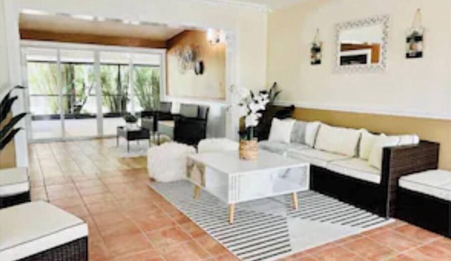 “Discover Your Miami Dream Home: Beautiful Ranch-Style Design”