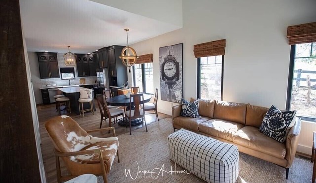 Discover Your Perfect Getaway: Cottage in the Heart of Horse & Bourbon Country!