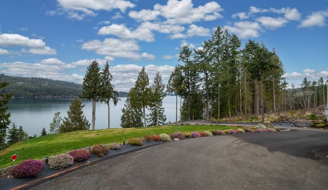 Discovery Bay Apartment -Beach Access Sleeps 4