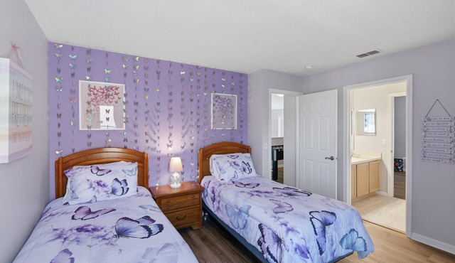 Disney Area 6 Bedroom Vacation Home with Private Pool