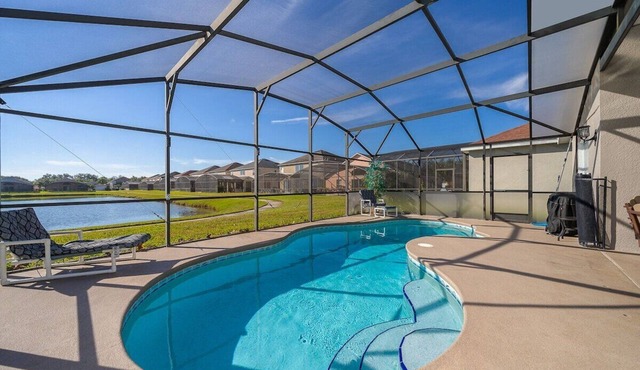 Disney Area Villa – Lake View, South-Facing Pool & Fun Game Room