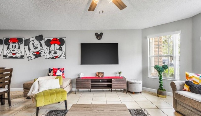 Disney Escape Charming 3-bedroom condo with AC, WiFi in Kissimmee pet friendly!
