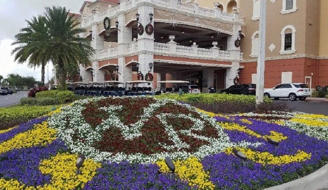 Disney Holiday Magic-12/26/25 - 1/2/26! HUGE 4 bd unit minutes to Magic Kingdom!