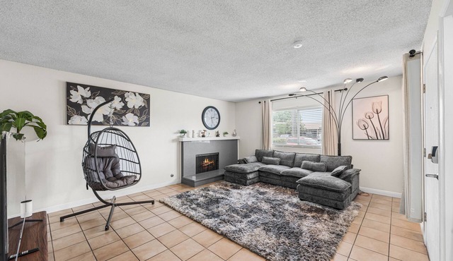 Disney/Knotts Berry Condo! 12 mins ride to Disney