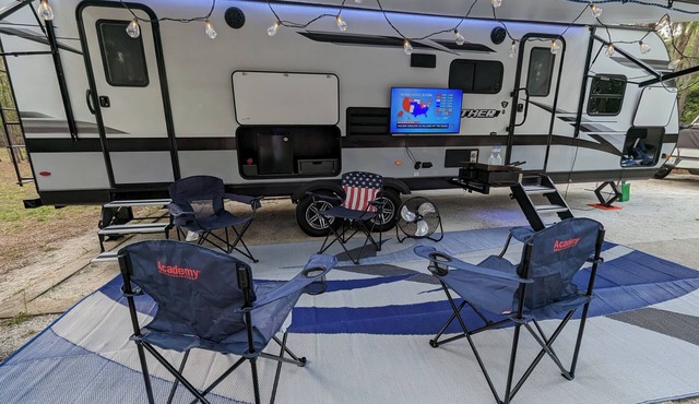 Disney or Beach Ready! 2022 Jayco Jay Feather 33' Bunkhouse - Delivery only