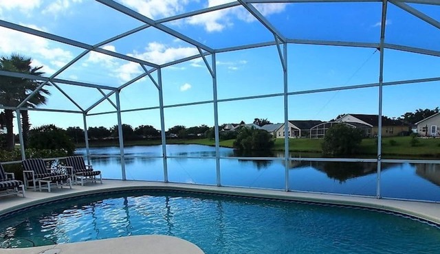 DISNEY ORLANDO LAKE 4 BED LUXURY POOL VILLA